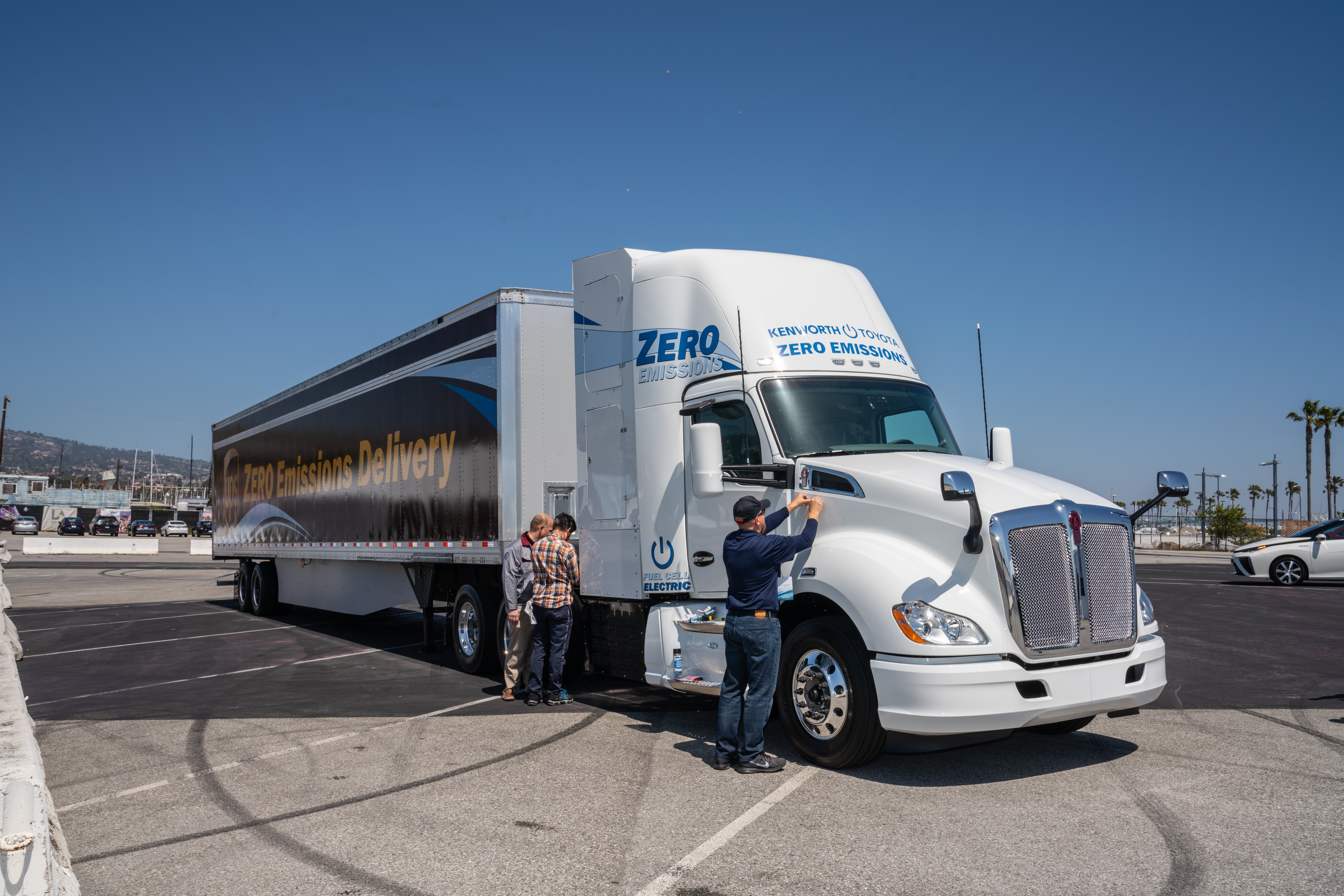 zero-emission truck at port of LA