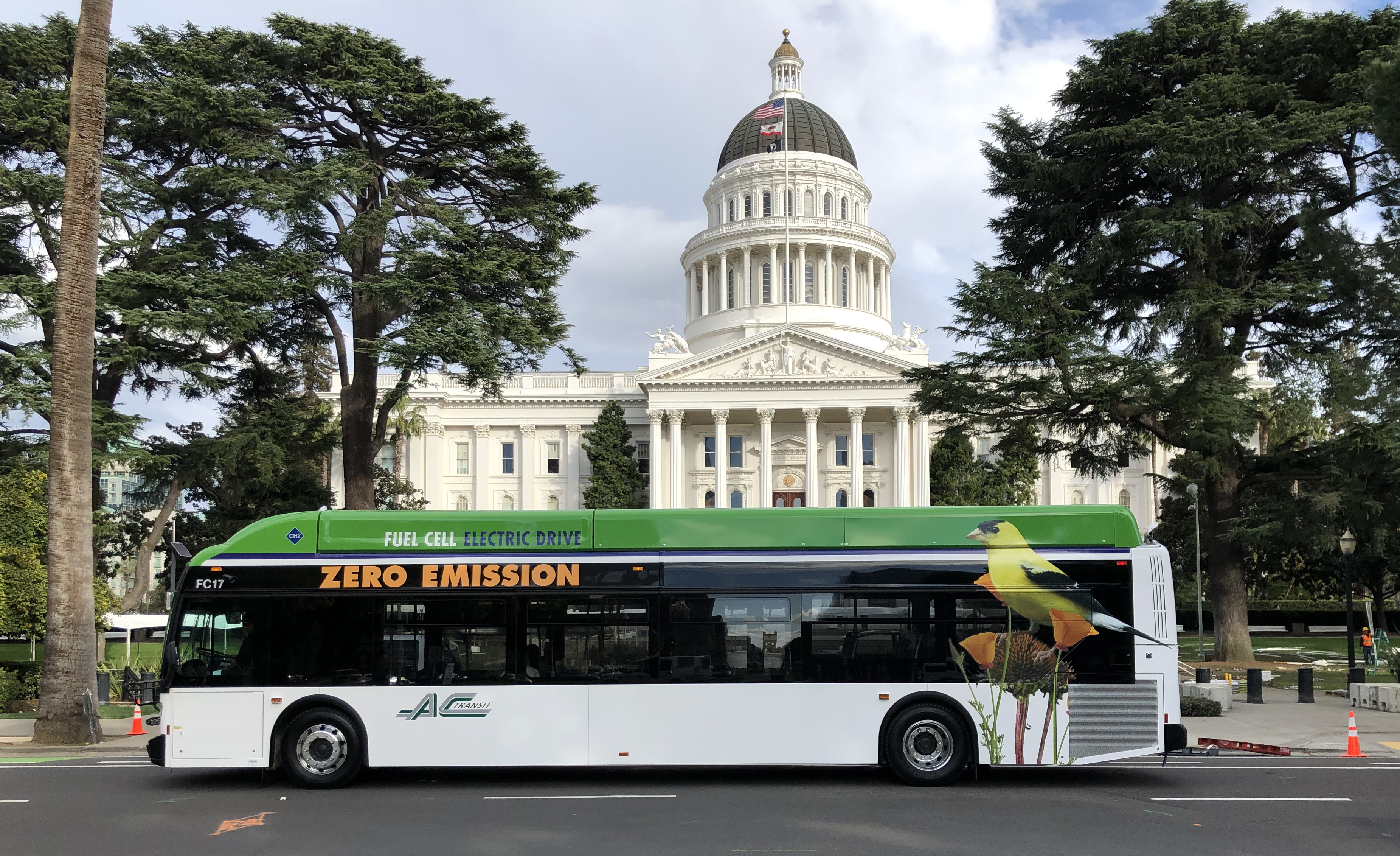 Fuel cell bus at the Sacramento Capital