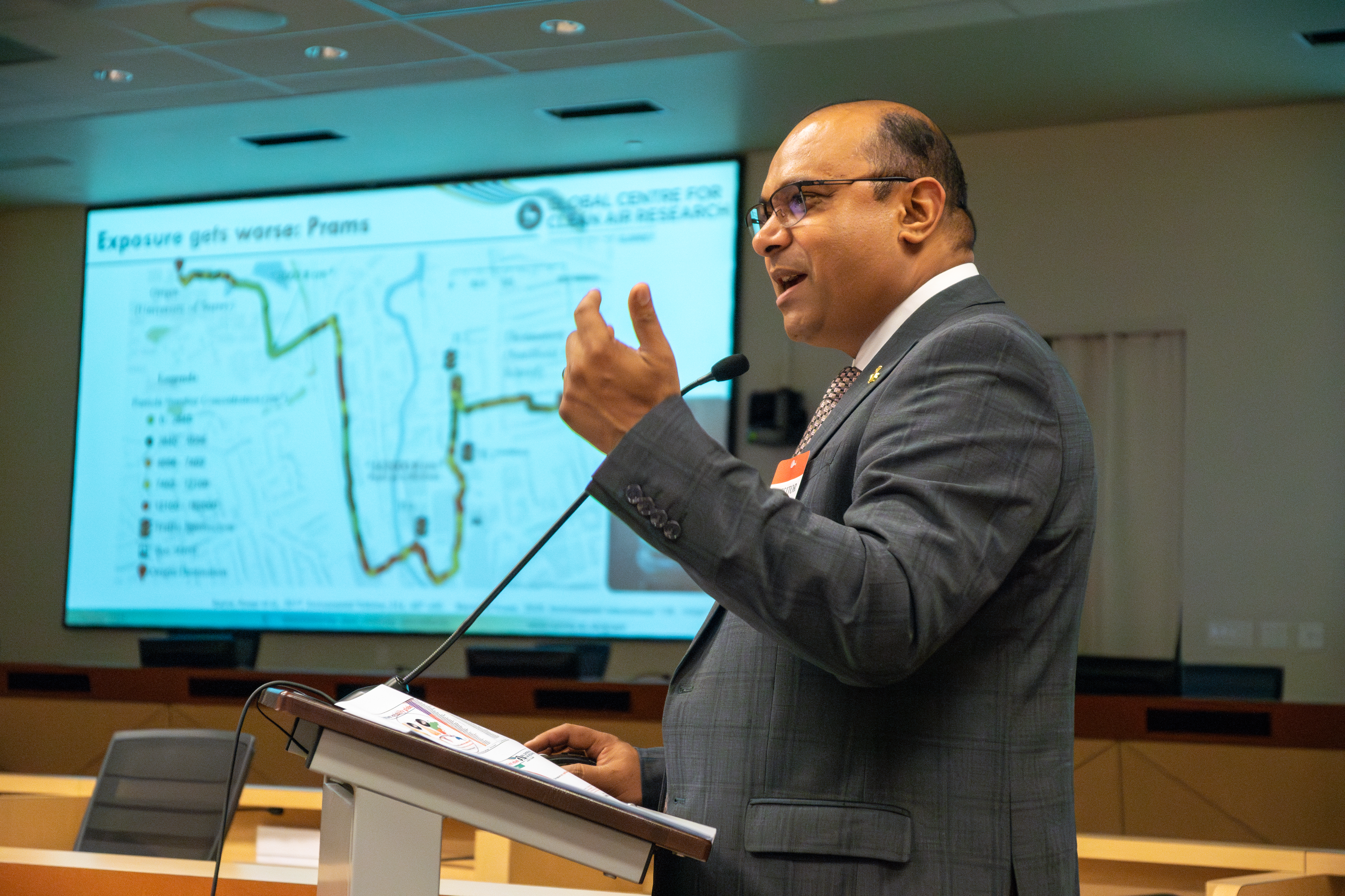 Awardee Prashant Kumar presenting at the 2023 Haagen-Smit Clean Air Talks, October 23, 2024
