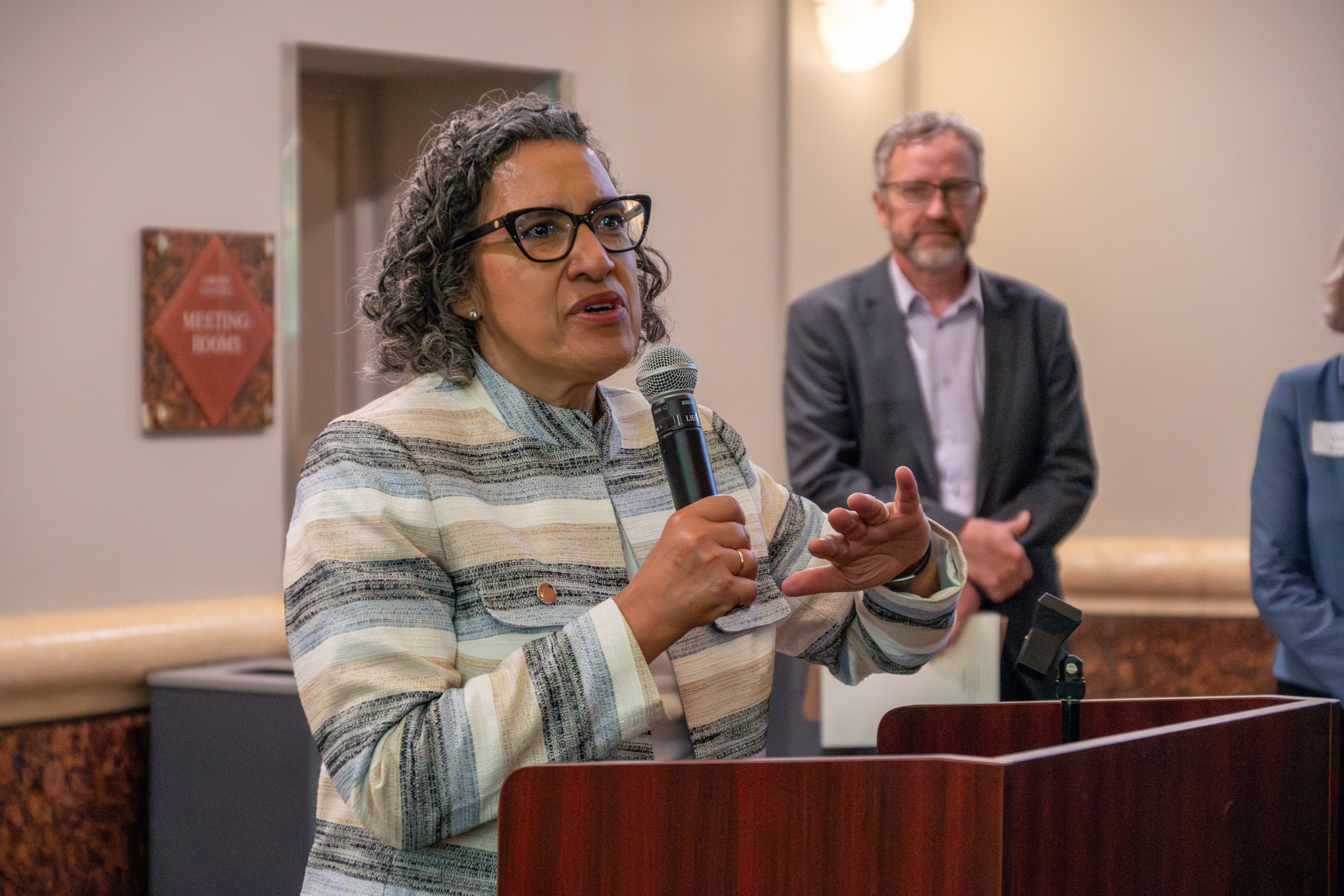 CARB Chair Randolph welcomes attendees to the 2023 Haagen-Smit Clean Air Awards Reception.